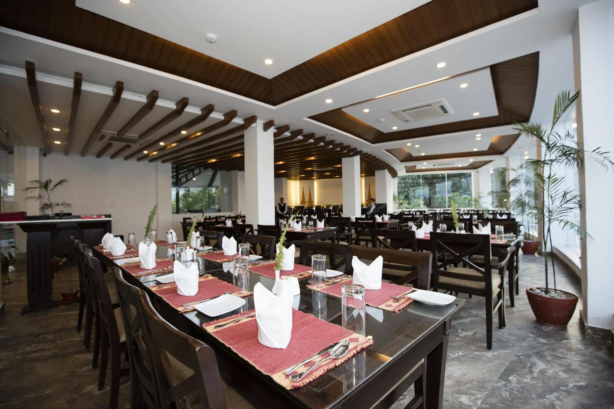 Himalayan Front Hotel By Kgh Group Pókhara Exteriér fotografie
